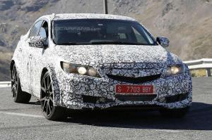 Прототип седана следующего поколения Civic Type R замечен на испытаниях