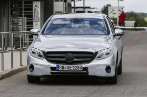 Компания Mercedes вывела на завершающие тесты новый E-Class