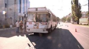Автомобиль наблюдателей ОБСЕ протаранил троллейбус в Луганске