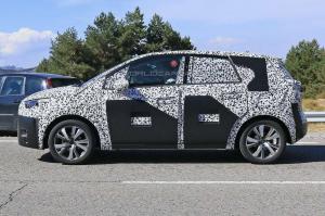 Шпионские снимки Opel Meriva 2017 года 