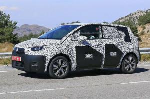 Шпионские снимки Opel Meriva 2017 года 