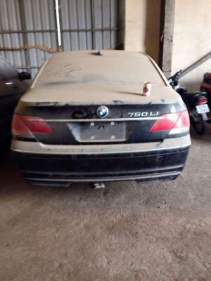 Во Вьетнаме конфисковали полторы сотни люксовых автомобилей 