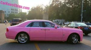Розовый Rolls-Royce Ghost из Китая 