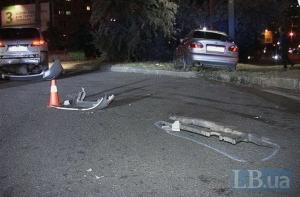 В Киеве Daewoo, протаранив Lexus, вылетел с дороги