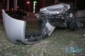 В Киеве Daewoo протаранив Lexus вылетел с дороги 