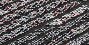 Власти КНР не станут поддерживать местных автопроизводителей