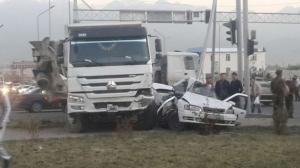 Nissan превратился в груду металла