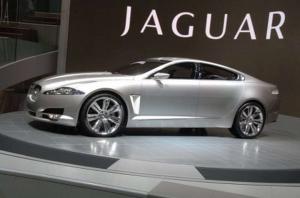 Модернизированный Jaguar XF покажется в Нью-Йорке