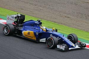 Sauber помешали желтые флаги