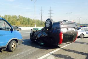 Авария с участием спорткаров парализовала движение на 86-м км МКАД 