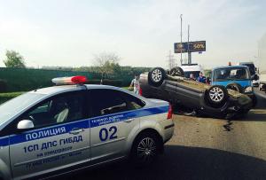Авария с участием спорткаров парализовала движение на 86-м км МКАД 