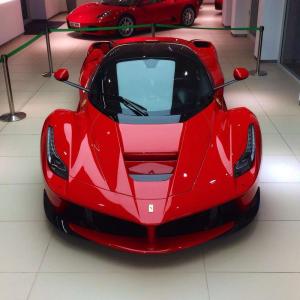Британец бросил у дилера купленный Ferrari LaFerrari 
