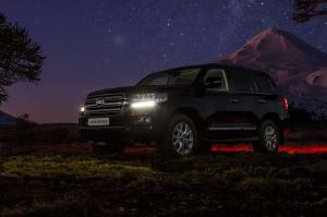 Toyota назвала цены на обновленный Land Cruiser 200