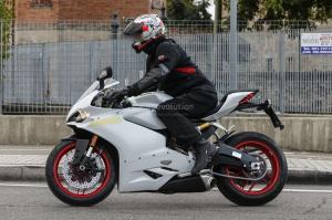Шпионские снимки Ducati 959 Panigale 2016 года 