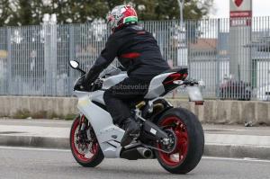 Шпионские снимки Ducati 959 Panigale 2016 года 