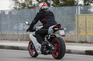 Шпионские снимки Ducati 959 Panigale 2016 года 