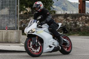 Шпионские снимки Ducati 959 Panigale 2016 года 