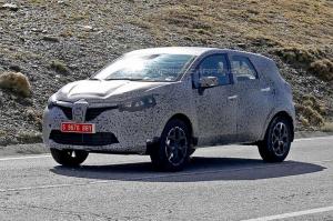 Кроссовер Renault Grand Captur впервые замечен на тестах 