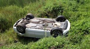 Два человека погибли в результате падения автомобиля с моста в Акмолинской области