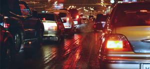 Москвичей попросили отказаться от поездок на автомобилях из-за гололедицы