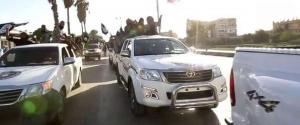Чиновники США выясняют, откуда у боевиков ИГ так много джипов Toyota