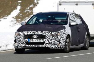 Hyundai привез новое поколение i30 на испытания в Альпы