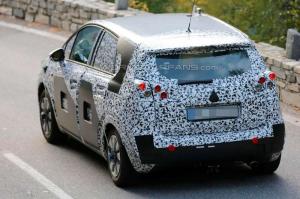 Третье поколение Opel Meriva замечено на тестах