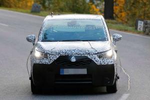 Третье поколение Opel Meriva замечено на тестах
