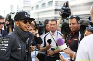 Хэмилтон: У Red Bull Racing нет причин сдаваться