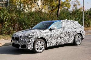 Компания BMW вывела на тесты кроссовер X2