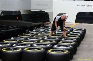 В Pirelli обсуждают проведение тестов по ходу сезона