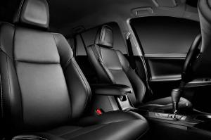 Toyota объявила цены на обновленный RAV4 