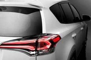Toyota объявила цены на обновленный RAV4 