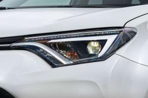 Toyota объявила цены на обновленный RAV4 