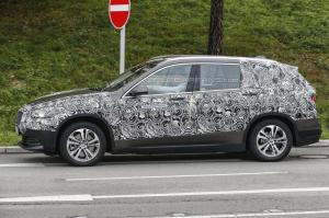 Шпионские снимки BMW X1 Grand 2017 года 
