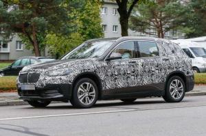 Шпионские снимки BMW X1 Grand 2017 года 