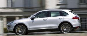 Житель Витебска угнал у молодой мамы Porsche Cayenne