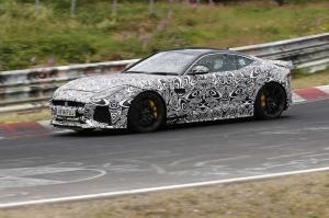 Jaguar F-Type SVR испытали на Нюрбургринге