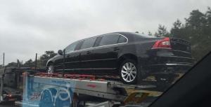 В объективы фотокамер попал 6-дверный Volvo S80