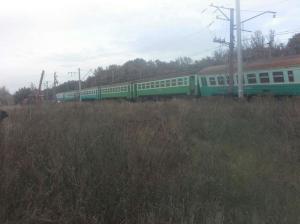 В «ДНР» поезд сошел с рельсов, сбив машину