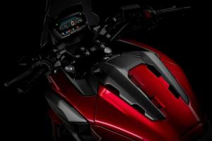 Тизеры Honda NC750X 2016 и Honda CB500X 2016 года 