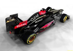 Новая машина Lotus дебютировала на трассе