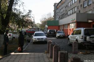 В Алматы стартовала отработка по нарушениям правил парковки