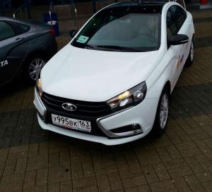 Lada Vesta получила двухцветную окраску кузова
