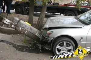 В Алматы водитель Lexus при обгоне по встречной полосе совершил аварию