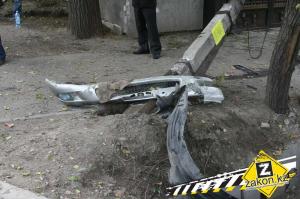 В Алматы водитель Lexus при обгоне по встречной полосе совершил аварию