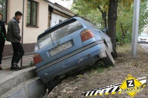 В Алматы водитель Lexus при обгоне по встречной полосе совершил аварию