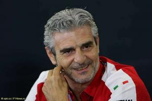 Арривабене объяснил, почему в Ferrari наложили вето