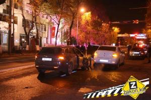 В Алматы водитель Kia протаранил Renault
