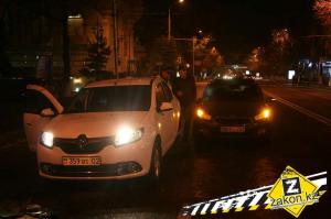 В Алматы водитель Kia протаранил Renault